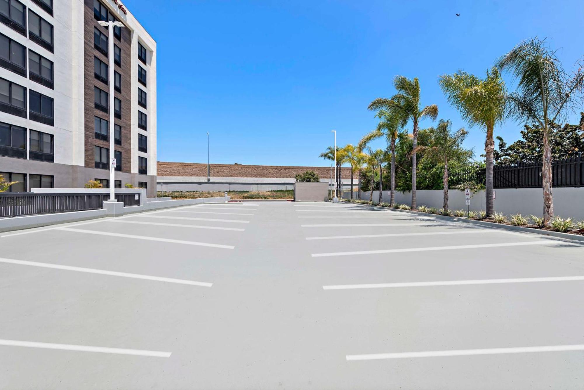 Hampton Inn Los Angeles Airport Lennox Exterior photo